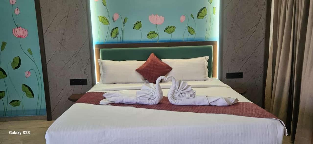 Shree Jalaram Resort Kodāe Eksteriør billede