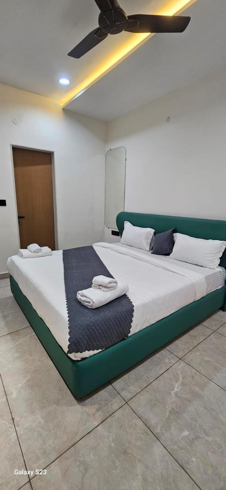 Shree Jalaram Resort Kodāe Eksteriør billede