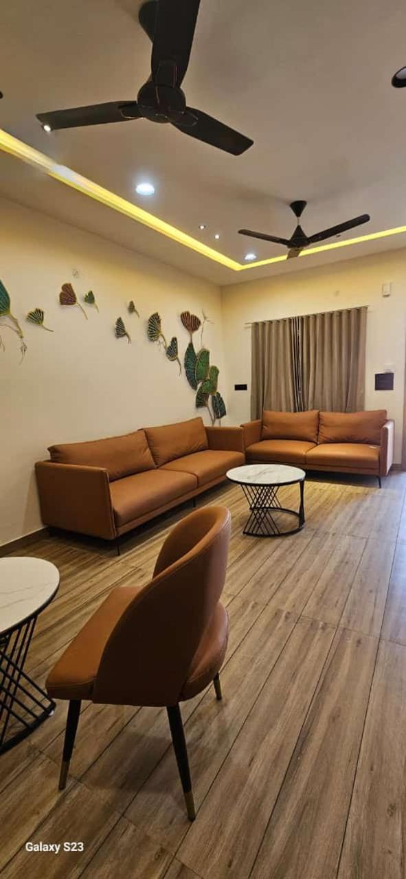 Shree Jalaram Resort Kodāe Eksteriør billede