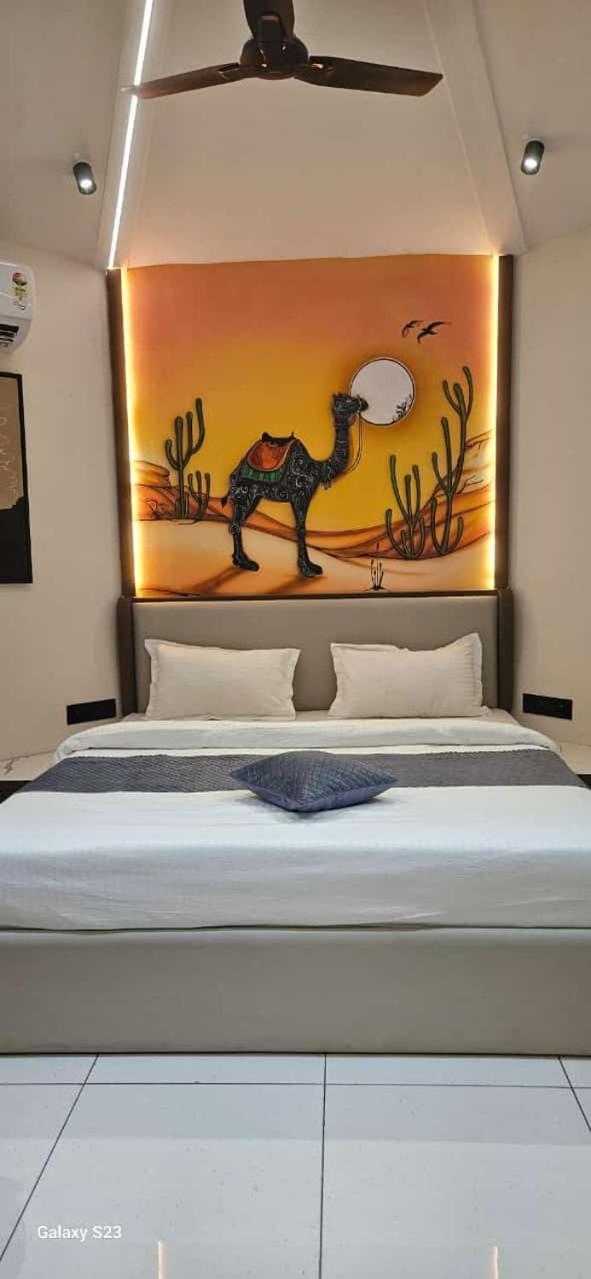 Shree Jalaram Resort Kodāe Eksteriør billede