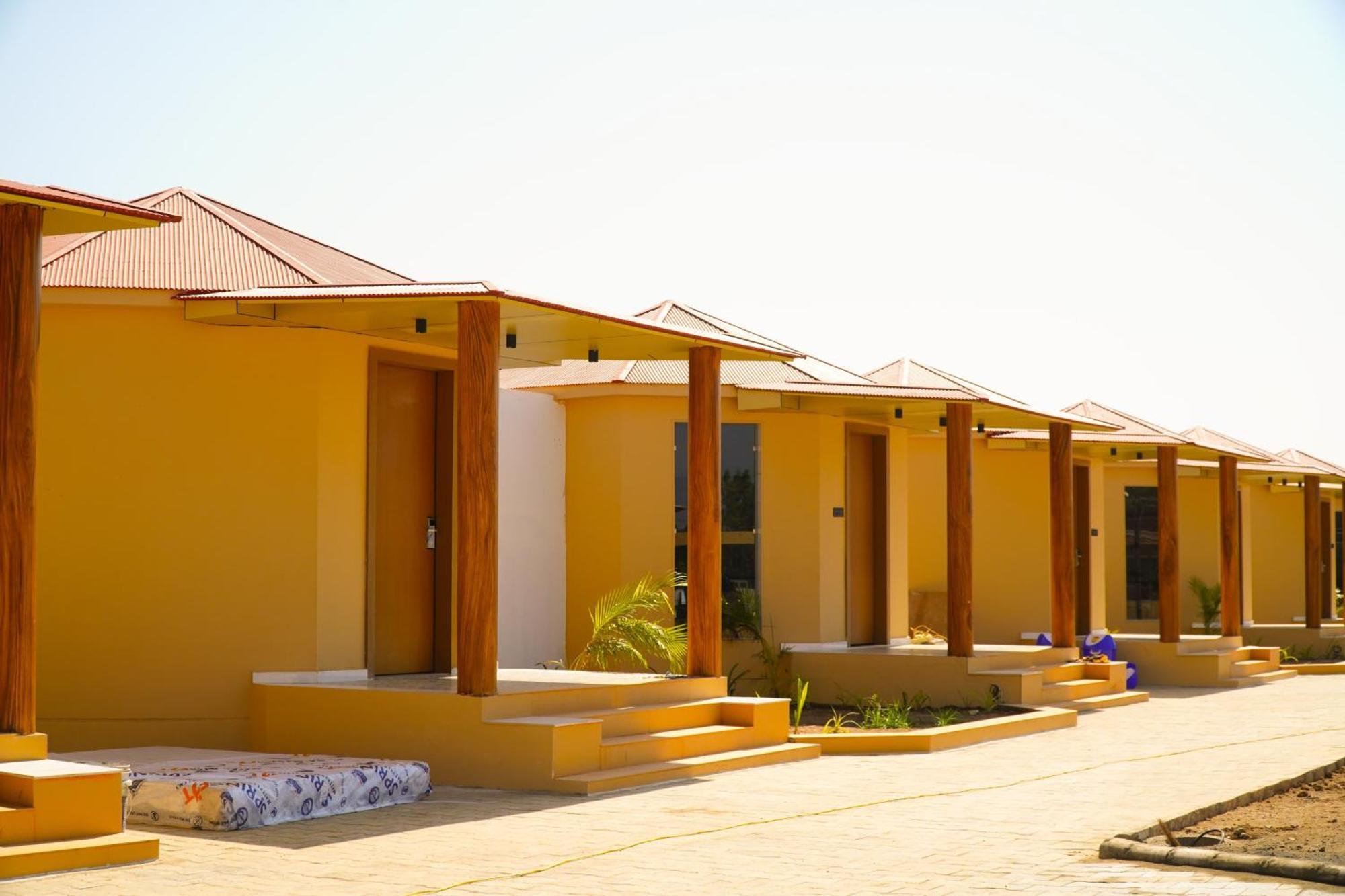 Shree Jalaram Resort Kodāe Eksteriør billede