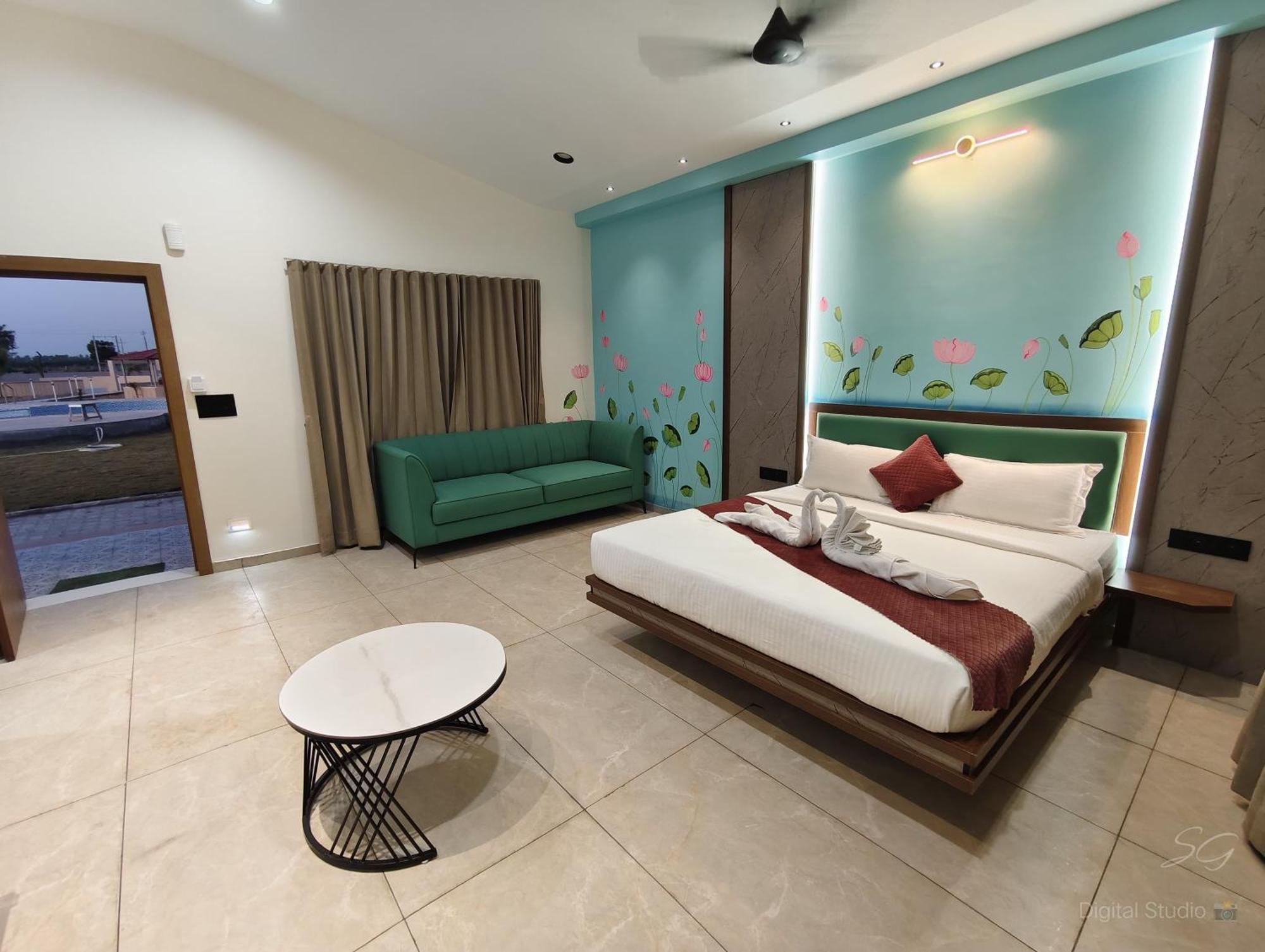 Shree Jalaram Resort Kodāe Eksteriør billede